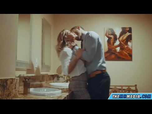 ❤️ Ina whakawaia koe e te kakaho tetona i roto i te wharepaku whanui Ataata Fuck i mi.onlyhdporn.ru ☑